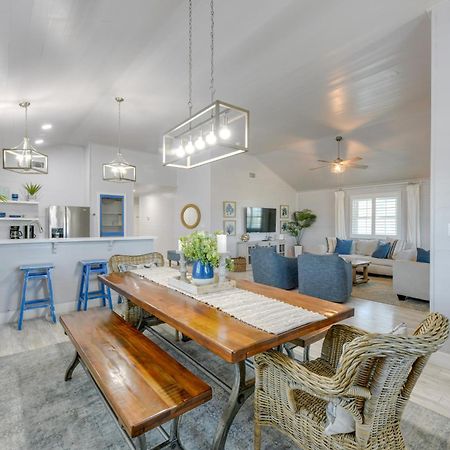 Trendy Port Aransas Home With Private Pool And Deck! Екстер'єр фото