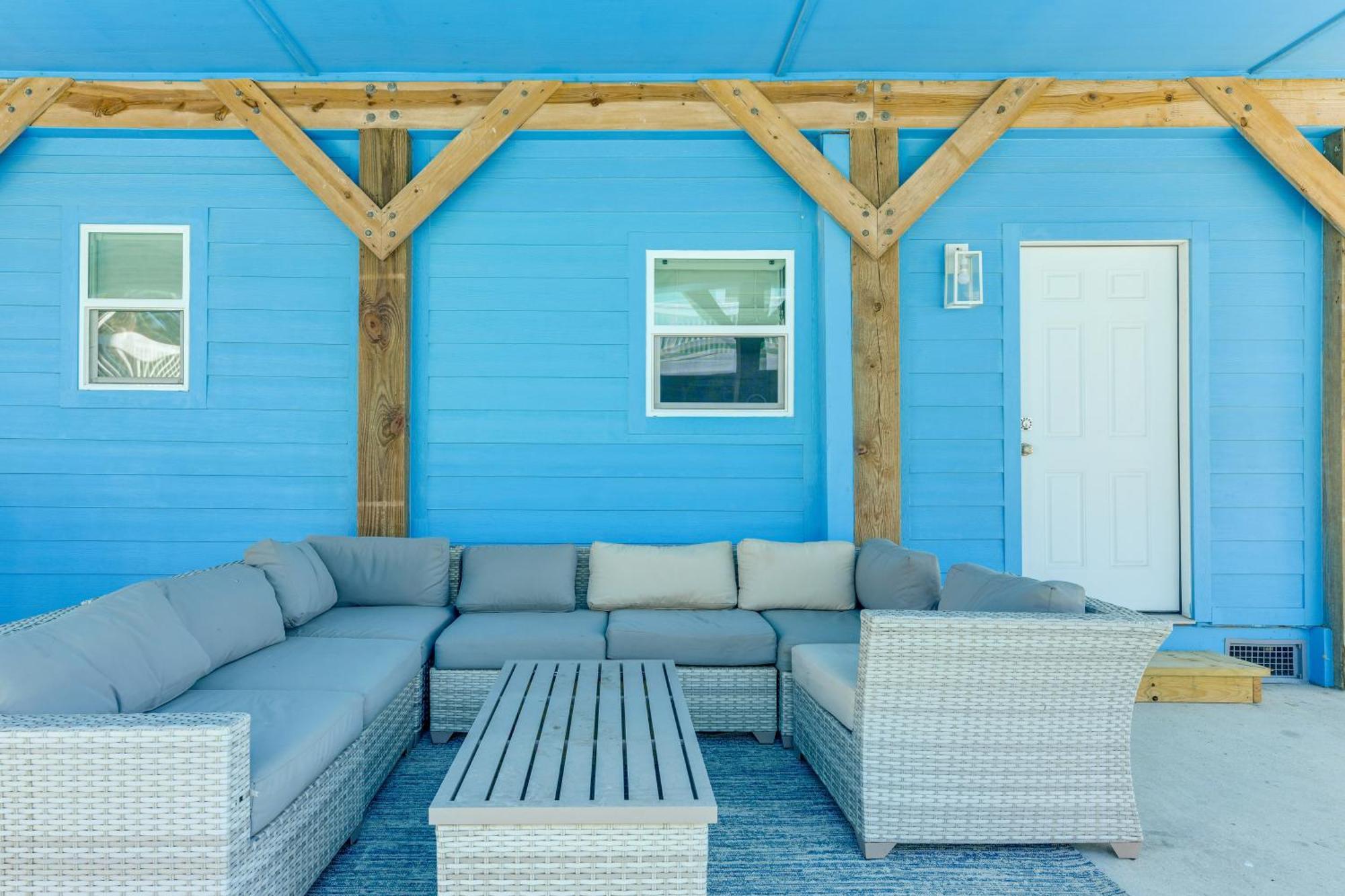 Trendy Port Aransas Home With Private Pool And Deck! Екстер'єр фото