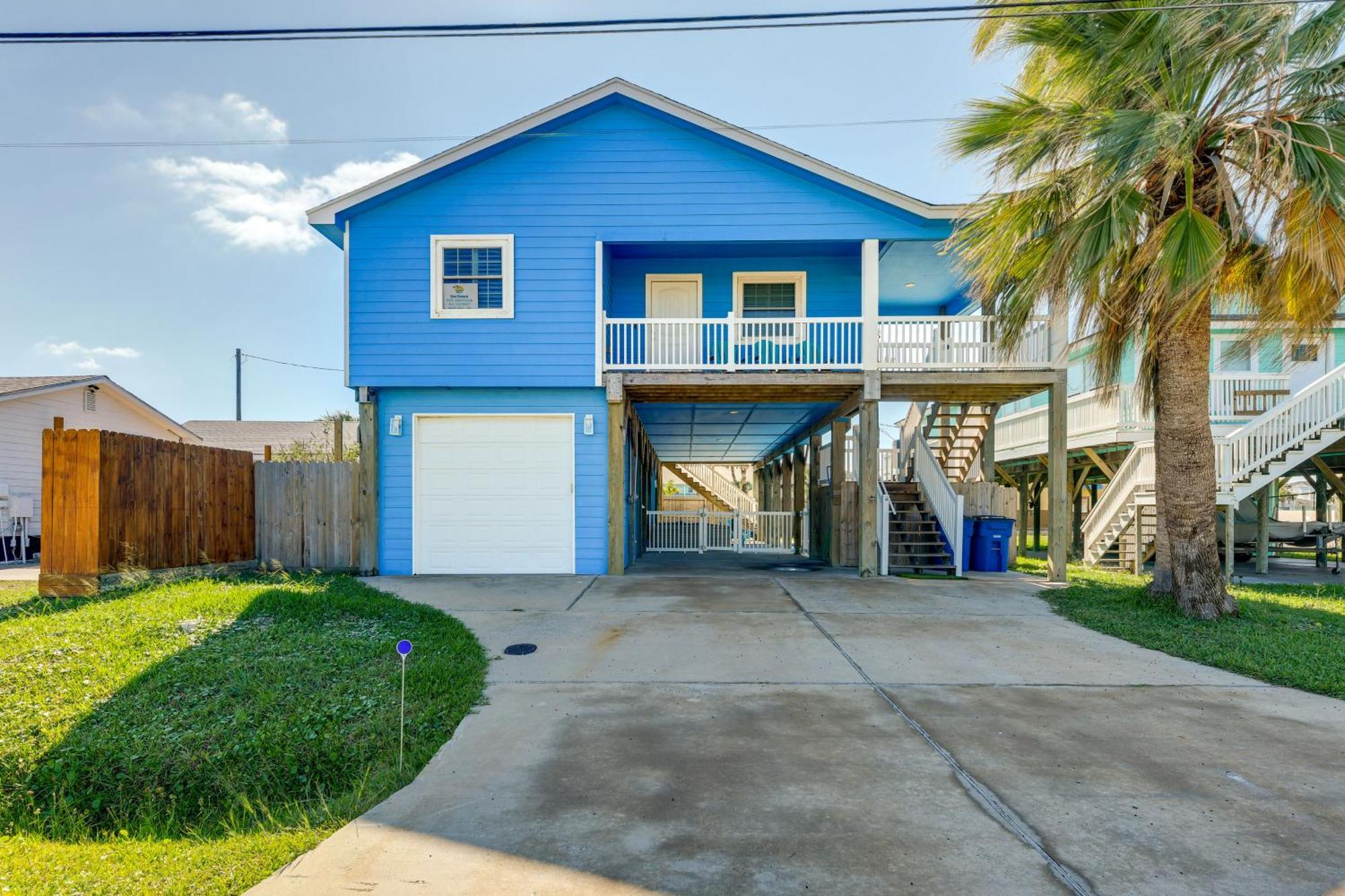 Trendy Port Aransas Home With Private Pool And Deck! Екстер'єр фото