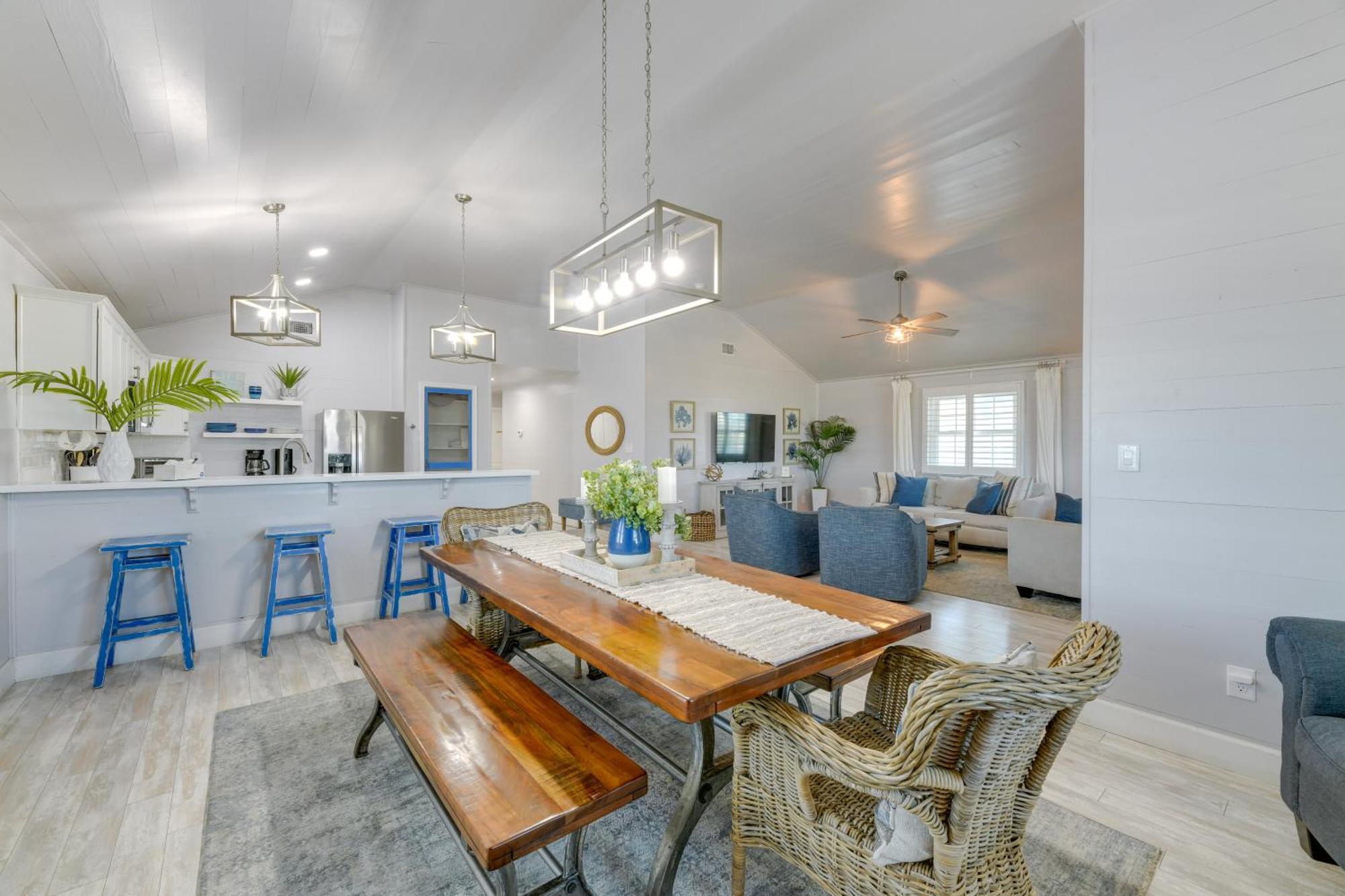 Trendy Port Aransas Home With Private Pool And Deck! Екстер'єр фото
